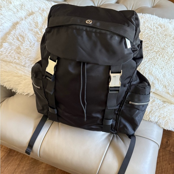LULULEMON Wunderlust Backpack Mini 14L perfect purse carryon work school outdoor - Picture 1 of 9